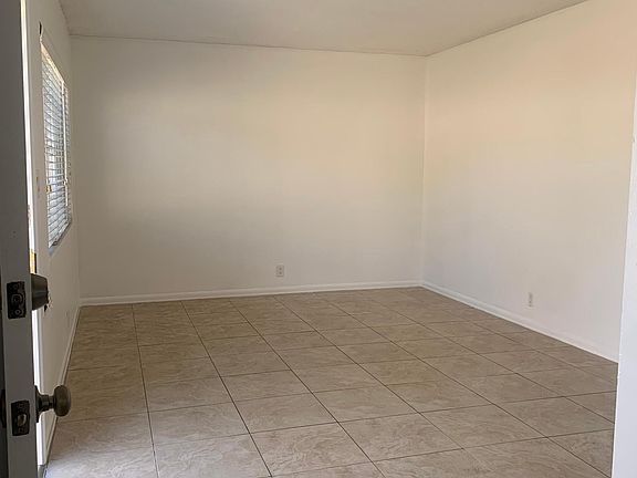 2nd image of 3667 1/2 W 108th St
