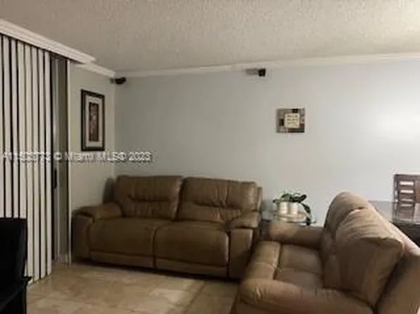 19851 SW 114th Ave APT 202, Miami, FL 33157