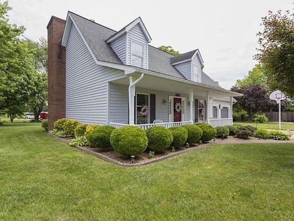 3rd image of 8332 Beechwood Ct