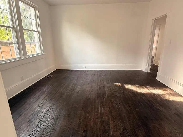 218 Suffolk Ave #218 — Photo 3