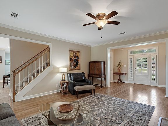 4th image of 2036 Dogwood Garden Dr