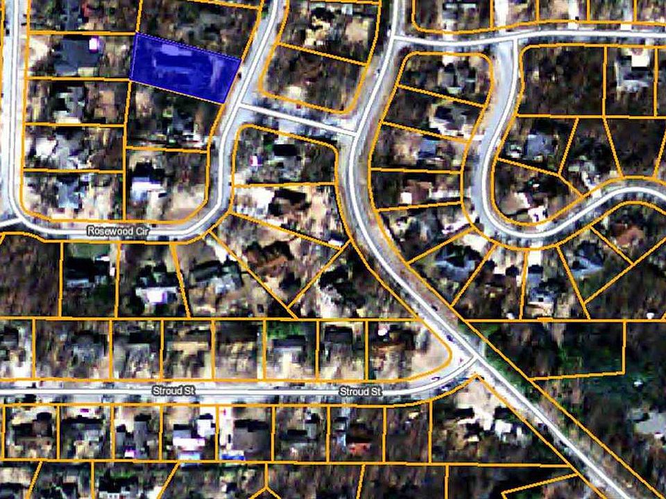 2nd image of 2501 Rosewood Cir