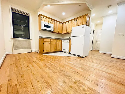 Rented by Douglas Elliman | media 19