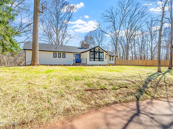 2nd image of 4621 River Oak Dr