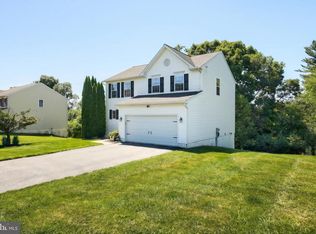 425 Lakeview Dr, Spring Grove, PA 17362