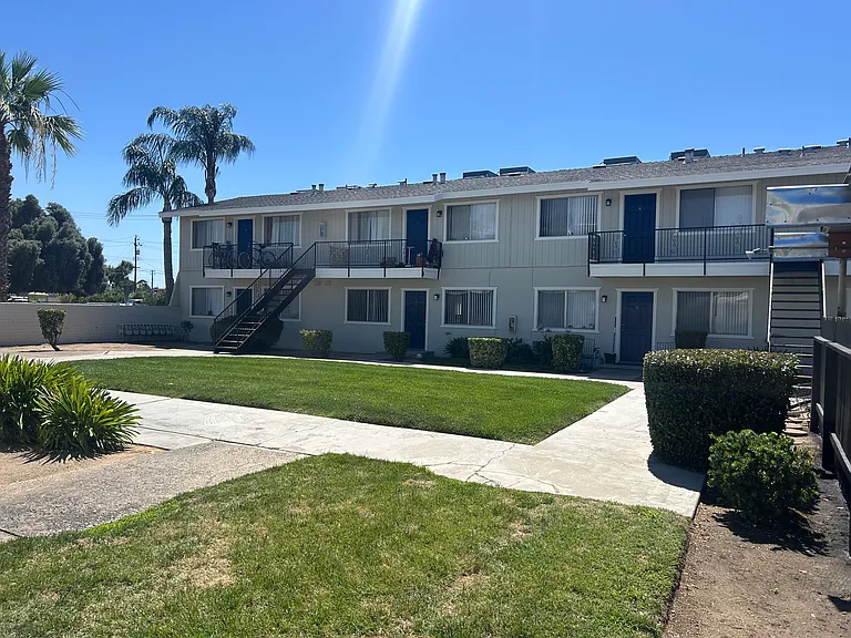 189 W Santa Ana Ave #F — Photo 1