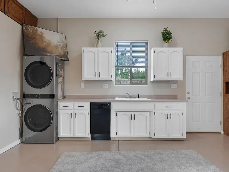 707 Alameda Blvd NW — Photo 7