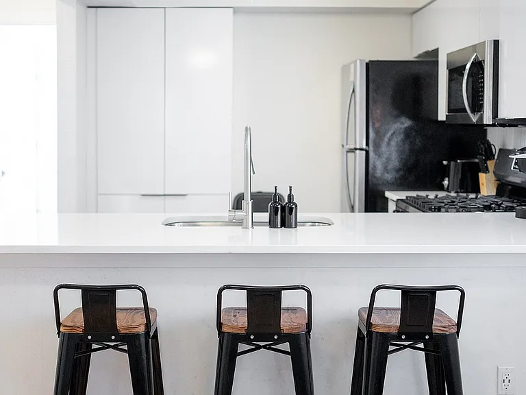 Crescent Apartments — Photo 10