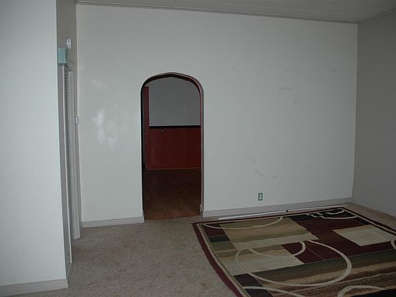 4th image of 1425 Belmont Ave