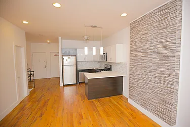 Rented by JB Mac Real Estate Inc.