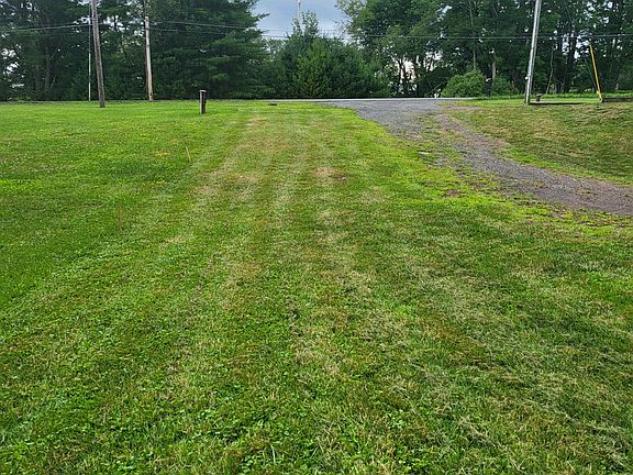 3rd image of 570 Airport Rd