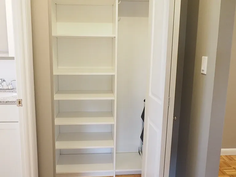 10 Longwood Dr #10 — Photo 15