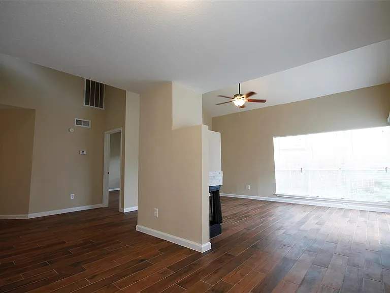 11615 Glenwolde Dr — Photo 3