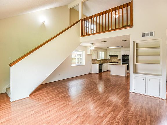 5th image of 6714 Log Hollow Dr