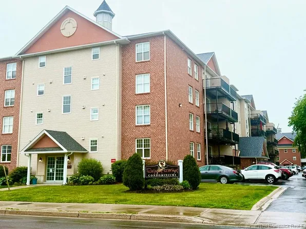 362 Carleton St #8, Fredericton, NB E3B 0C8