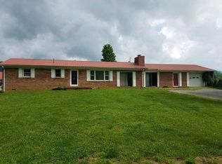 161 Meadows St, Pounding Mill, VA 24637