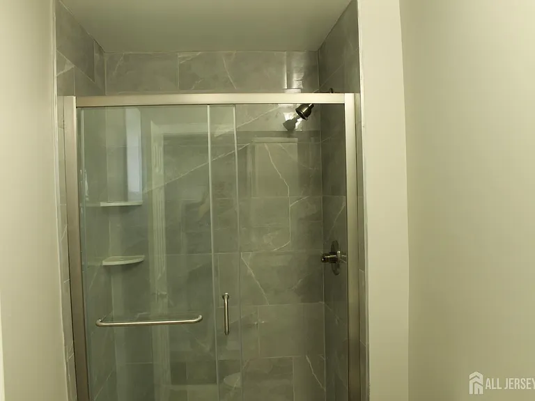 519 Roosevelt Ave #2 — Photo 11