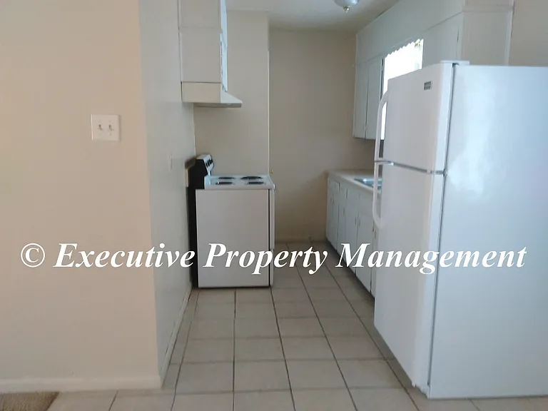 410 Sunset Ln — Photo 4