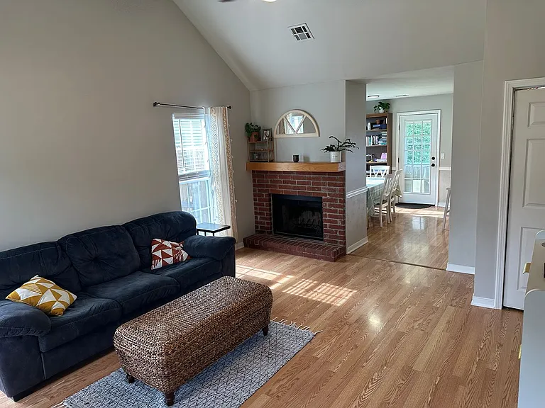 2403 W Mulberry St — Photo 3