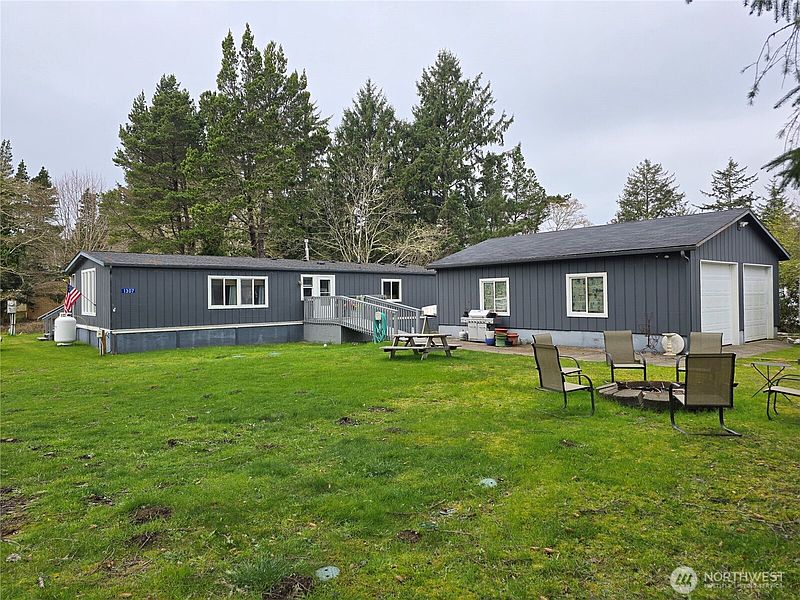 3rd image of 32211 N Place