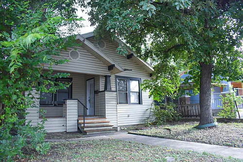 2246 E Houston St Photo 1