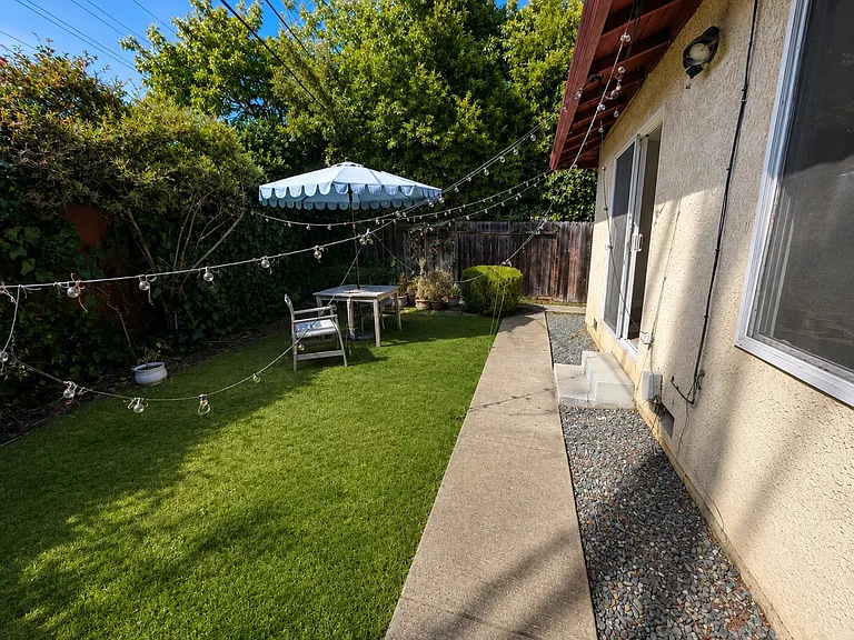 4877 Essex Way #ADU — Photo 7