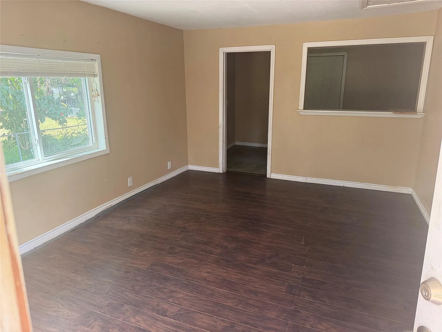 1 bed, 1.0 bath, 576 sqft, $875 — Photo 3