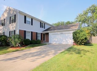 306 Spring Ln, Vernon Hills, IL 60061