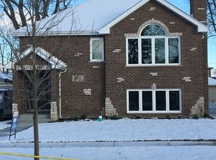 7925 New Castle Ave, Burbank, IL 60459