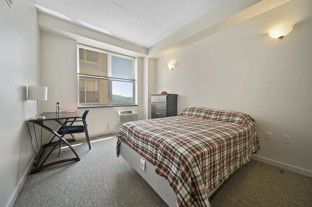 4 bed, 1280 sqft, $1,395 — Photo 3