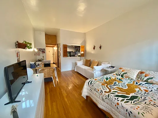 Rented by CJ Net Inc. | media 2