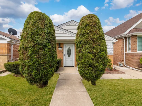 7828 Lotus Ave, Burbank, IL 60459