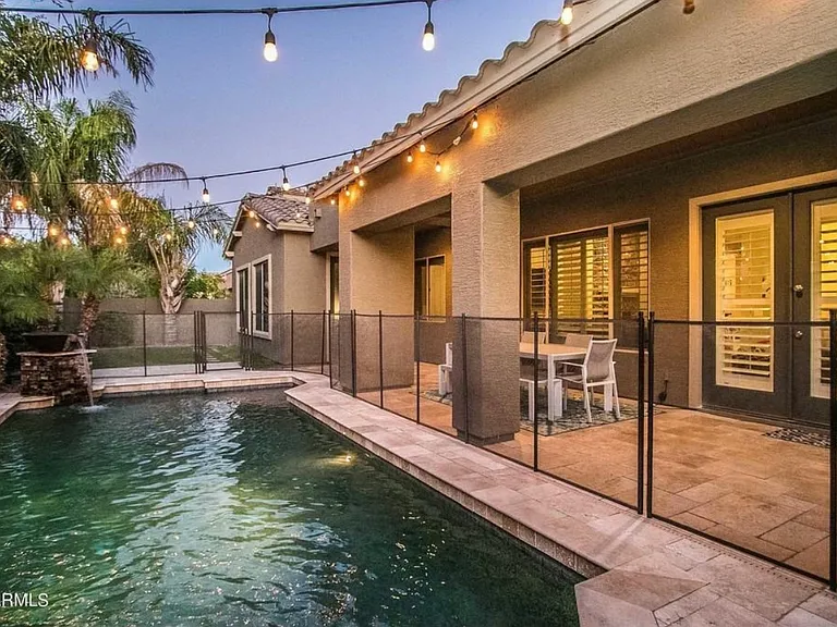 2560 E Wisteria Dr — Photo 22