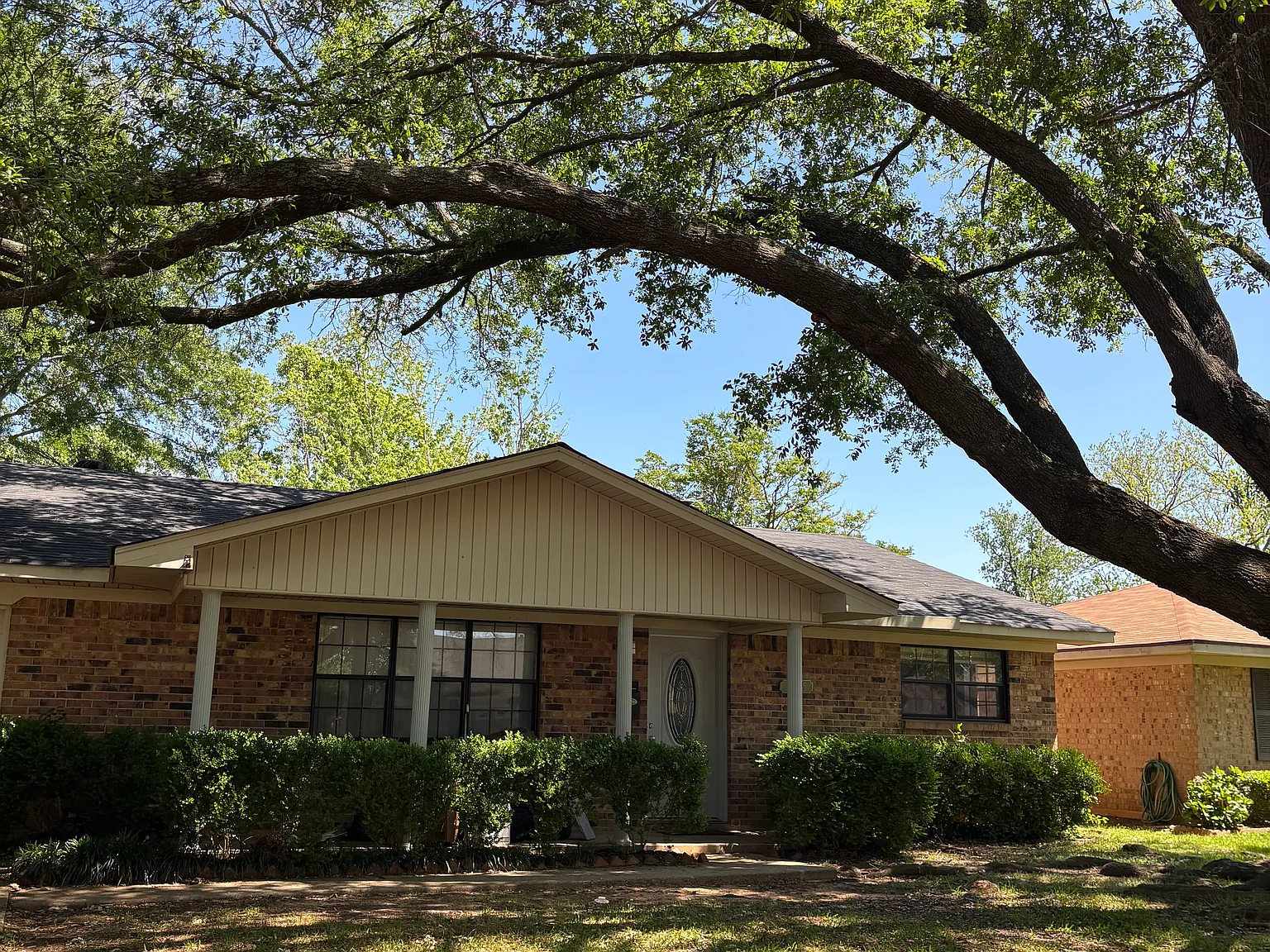 3 bed, 1.5 bath, 1500 sqft, $1,700 — Photo 1