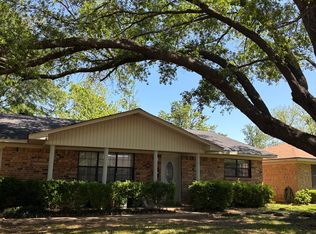 1805 Venus Dr, Bossier City, LA 71112
