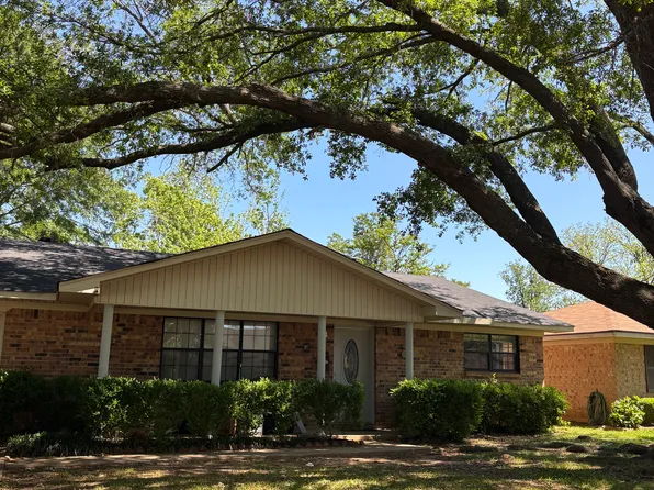 1805 Venus Dr, Bossier City, LA 71112