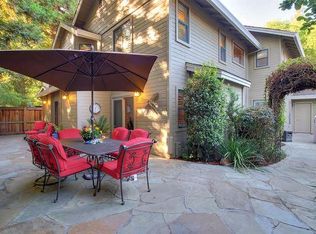 2086 University Park Dr, Sacramento, CA 95825