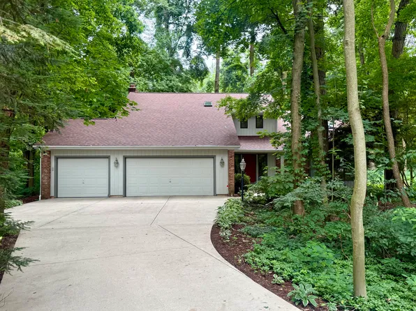 6309 Maple Leaf Ave, Kalamazoo, MI 49009