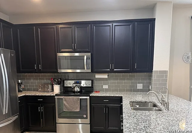 5 bed, 3.5 bath, 2895 sqft, $3,000 — Photo 4