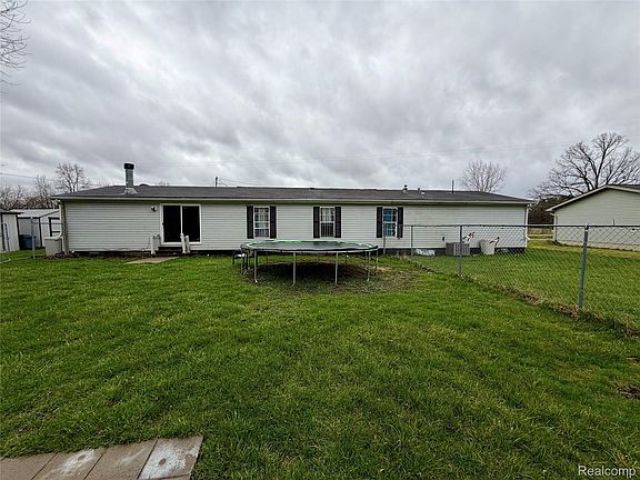 5th image of 3498 Mackin Rd