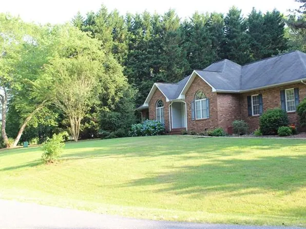 1623 Kensington Cir, Newton, NC 28658