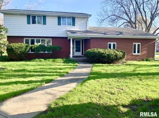 881 Sunset Rd, Morton, IL 61550