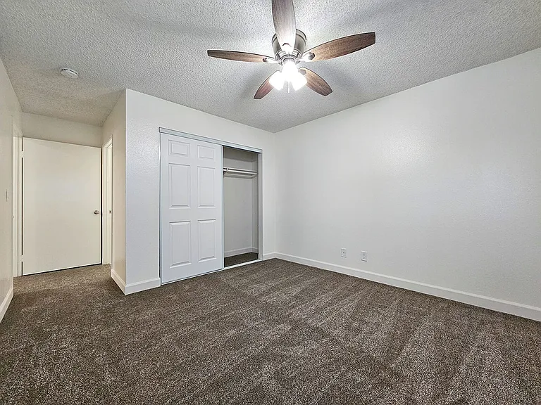 Valley View Apartments — Photo 11