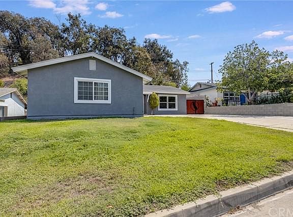 2nd image of 1733 E Autumn Dr
