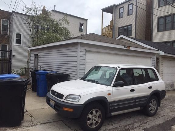 4th image of 3908 N Ashland Ave