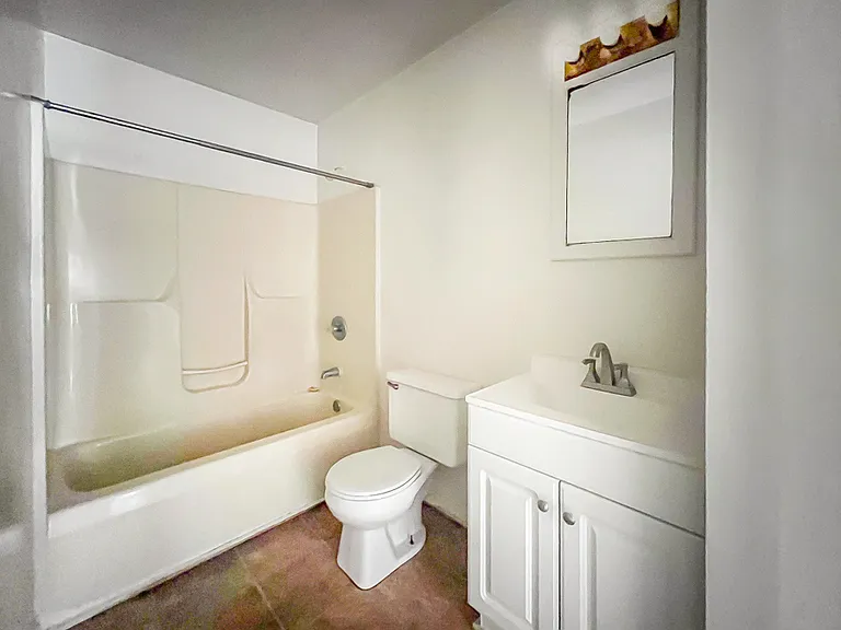496 Lancaster Creek Dr — Photo 8