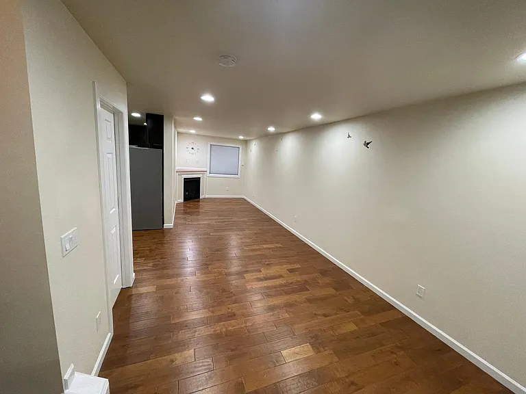 5790 Roosevelt Way NE — Photo 9