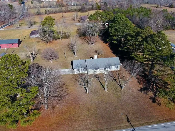 108 Lincoln Rd, Fayetteville, TN 37334