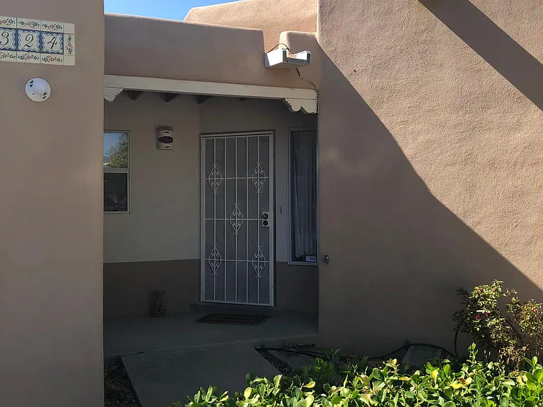 2324 Las Casitas — Photo 4