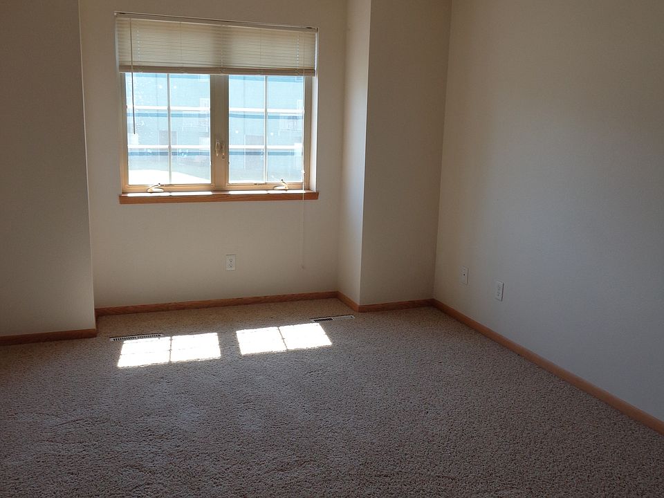 1st image of 826 37th Ave S APT 2